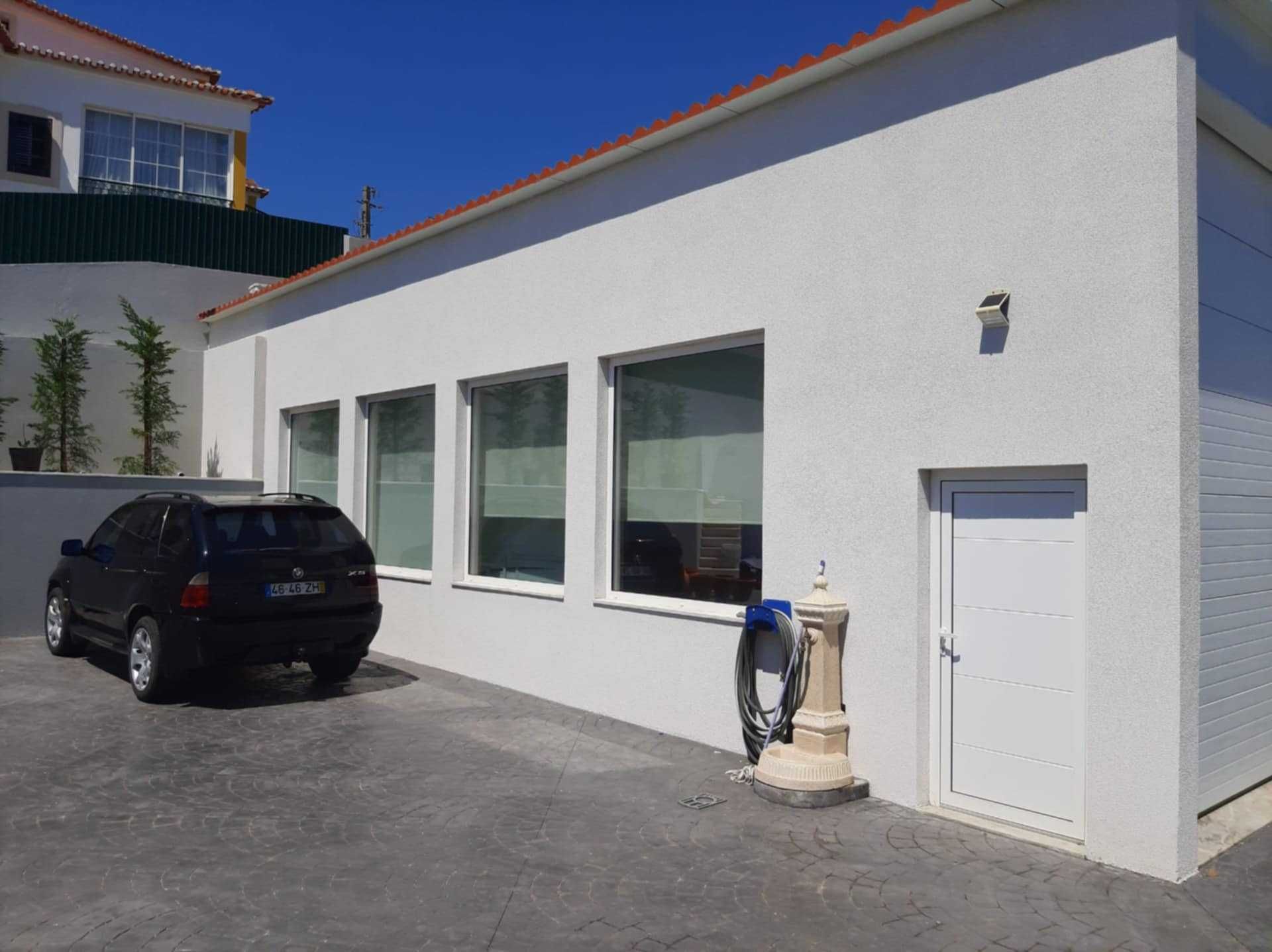 ISOLAMENTOS de Cortiça projectada ; sem manutenção, 10 anos garantia.
