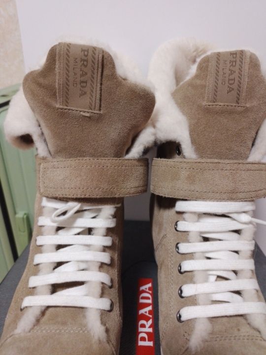 Ботинки, сникерсы Prada