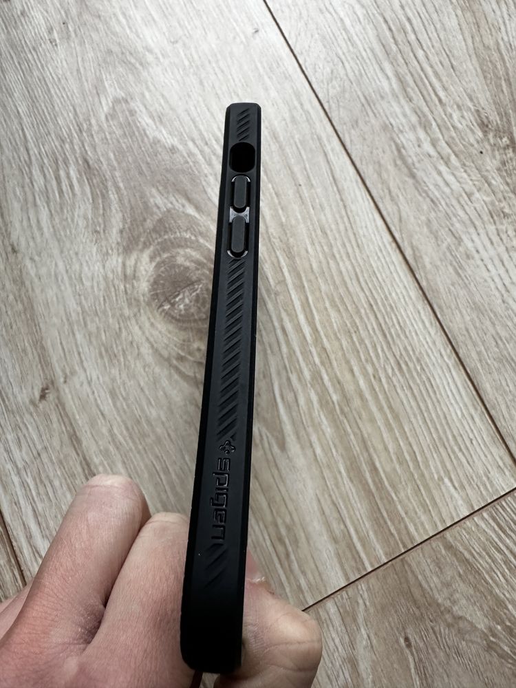 Etui Spigen iPhone 14 PRO jak nowe