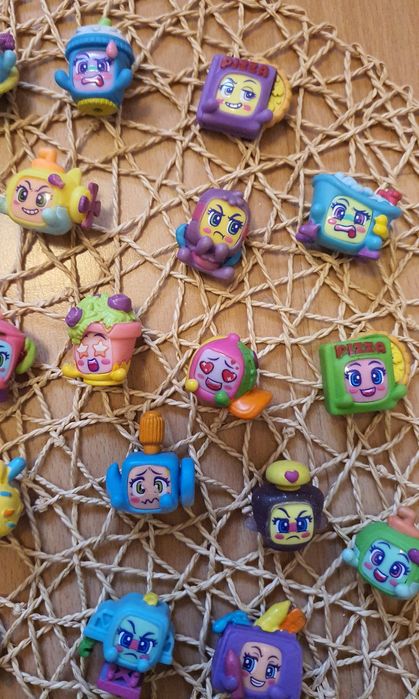 Komplet figurek MojiPops