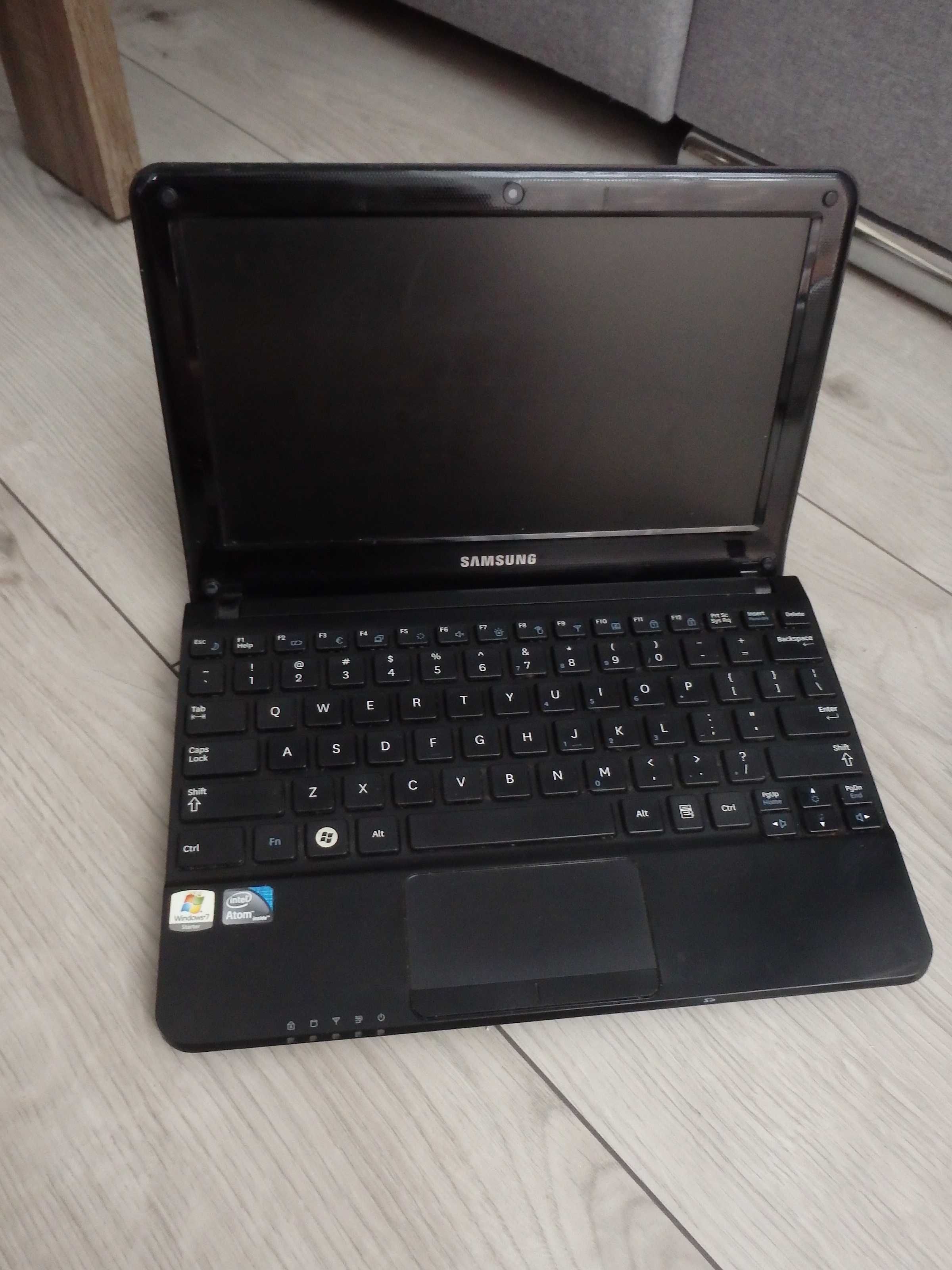 Netbook SAMSUNG NC 110 mini laptop 10,1" czarny