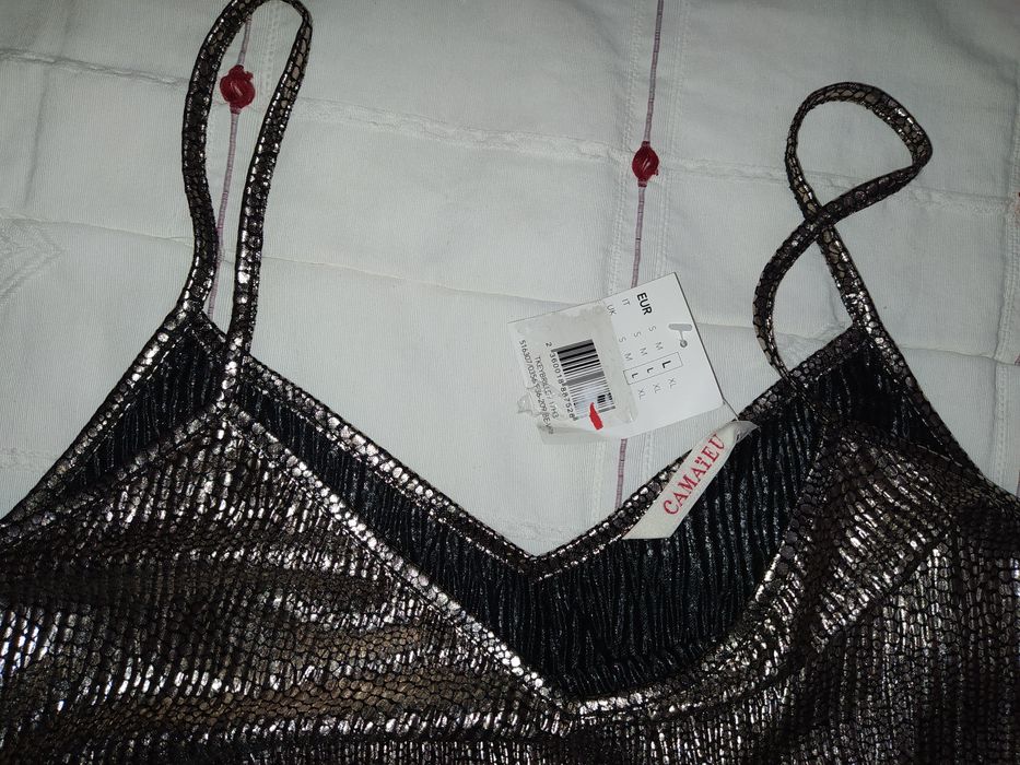 Top NOVO Tam. L (portes grátis)