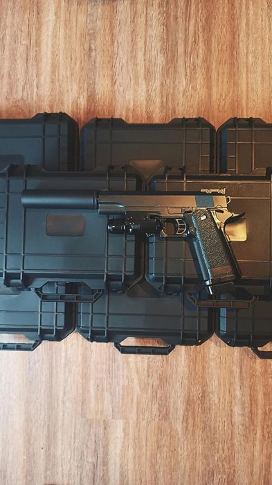 Металевий іграшковий пістолет