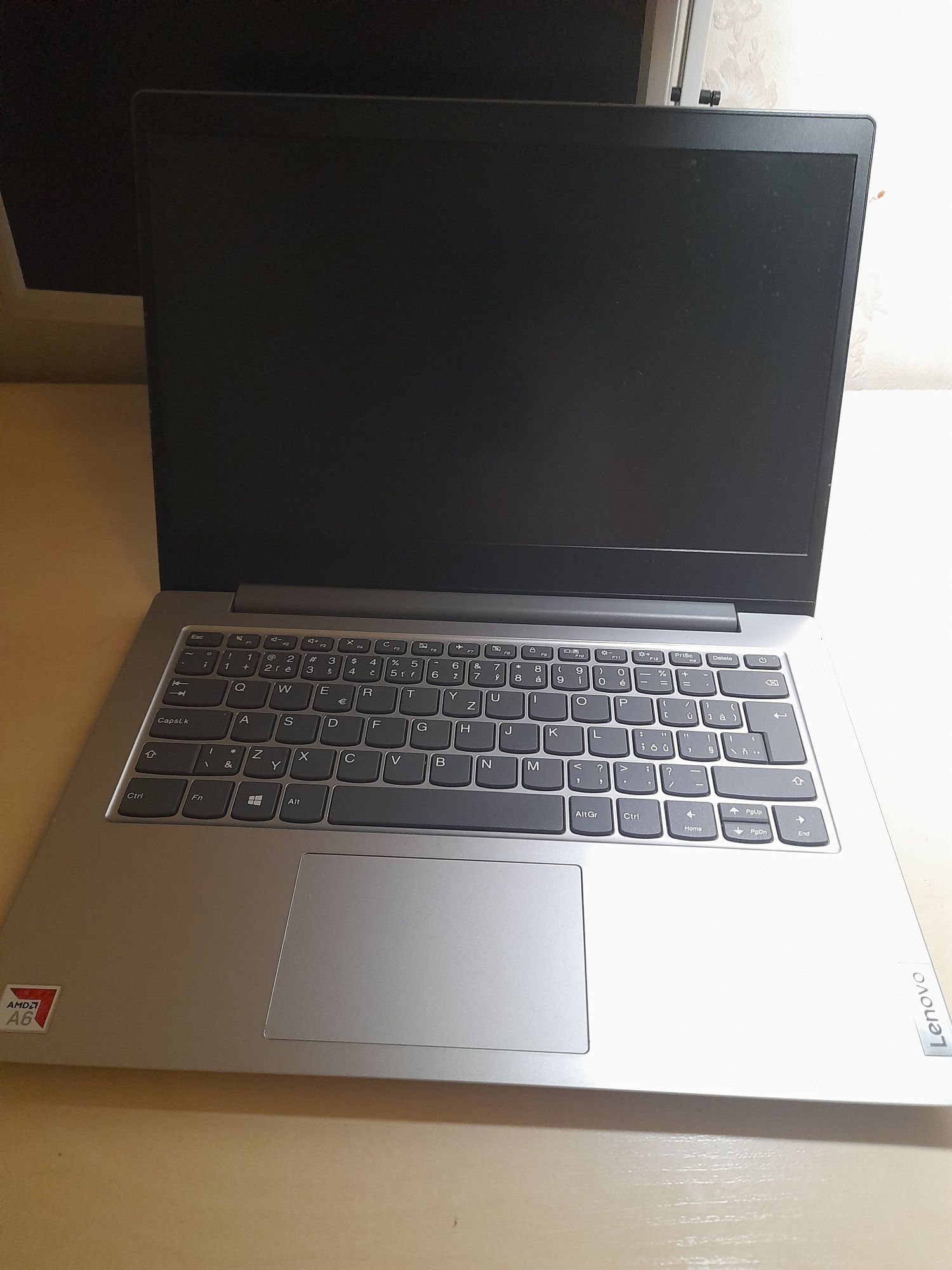 Ноутбук Lenovo ideapad (AMD)