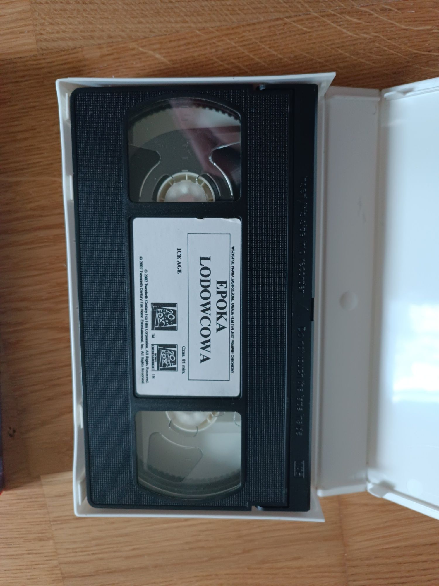 Zestaw trzech kaset VHS: Epoka lodowcowa, Roboty, Superpies