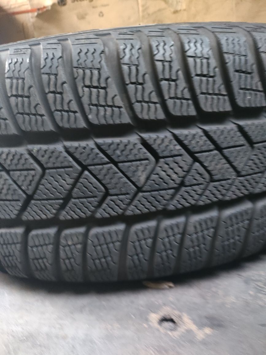 Kola felgi Mercedes w213   Pirelli 245/45/18