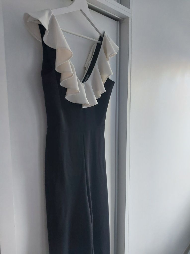 Kombinezon czarny z białą falbanką H&M elegancki