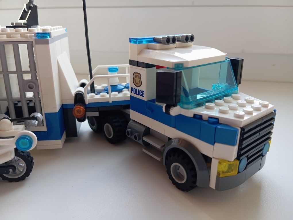 Lego city 60139 мобільний командний центр поліції