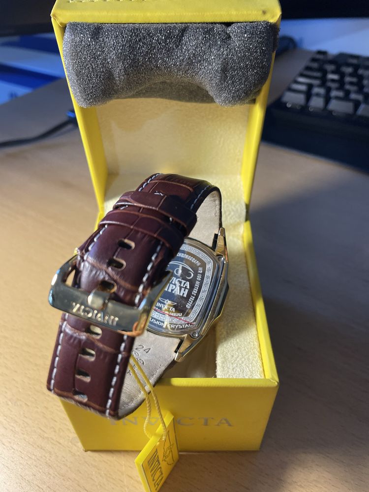 Relógio Dourado Invicta