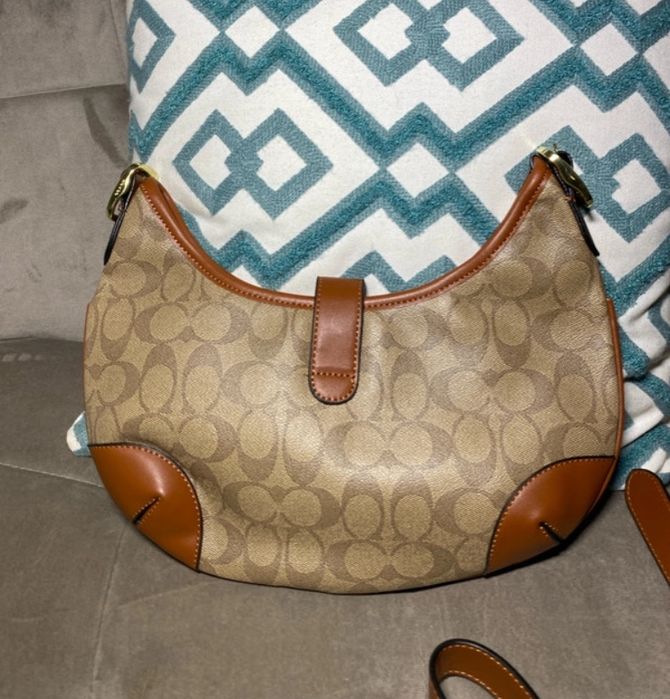 Hamptons Hobo Bag In Signature Canvas