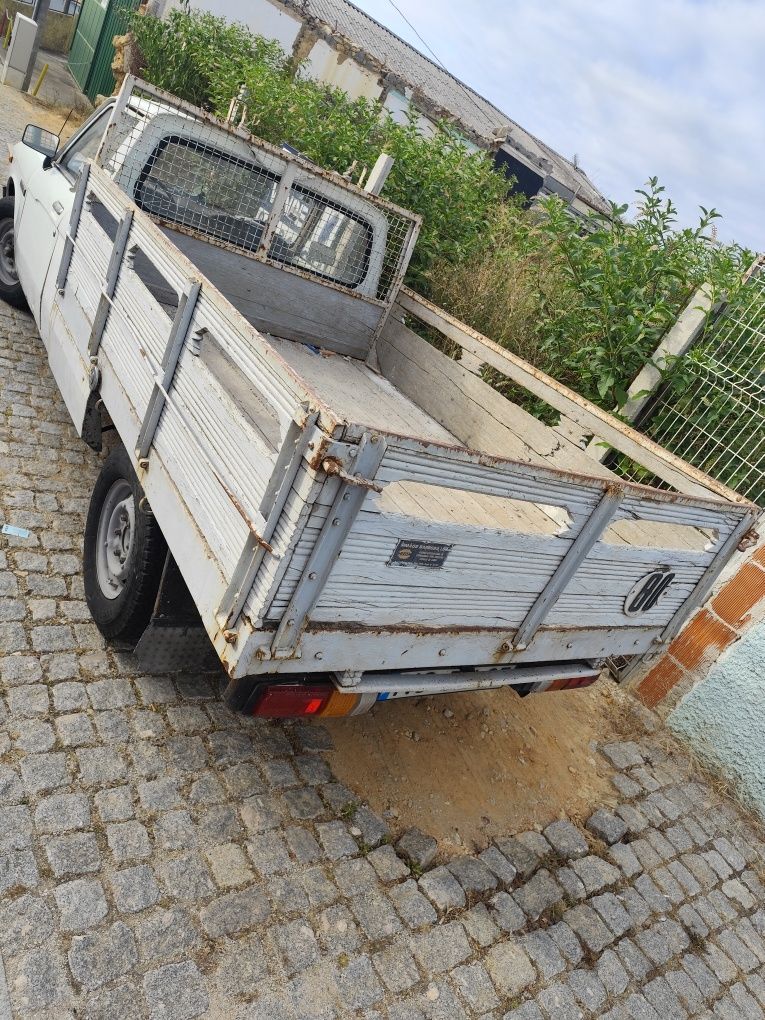 Isuzu caixa aberta