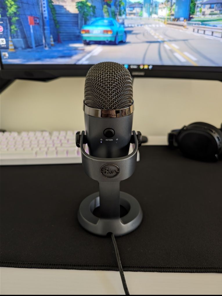 Микрофон Blue Yeti Nano