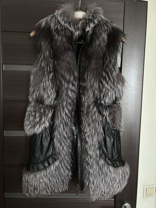 Жилет женский из натуральной кожи с чернобуркой