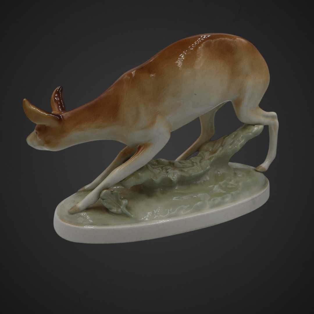 Sarna figurka porcelanowa  Royal Dux sygnowana B51/011864