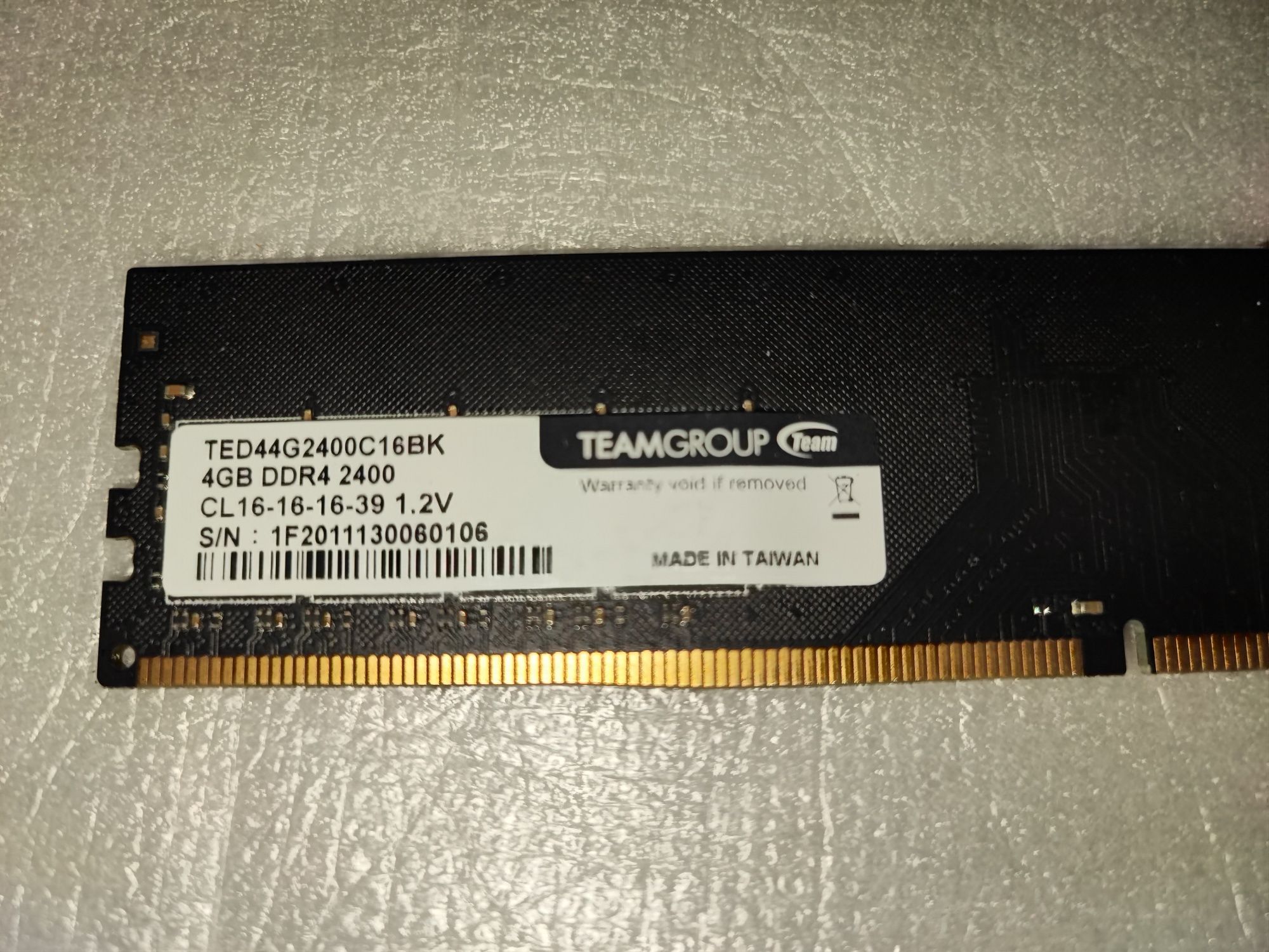 память DDR4 2400Mhz 4 Гб Gb U модуль memory XMP