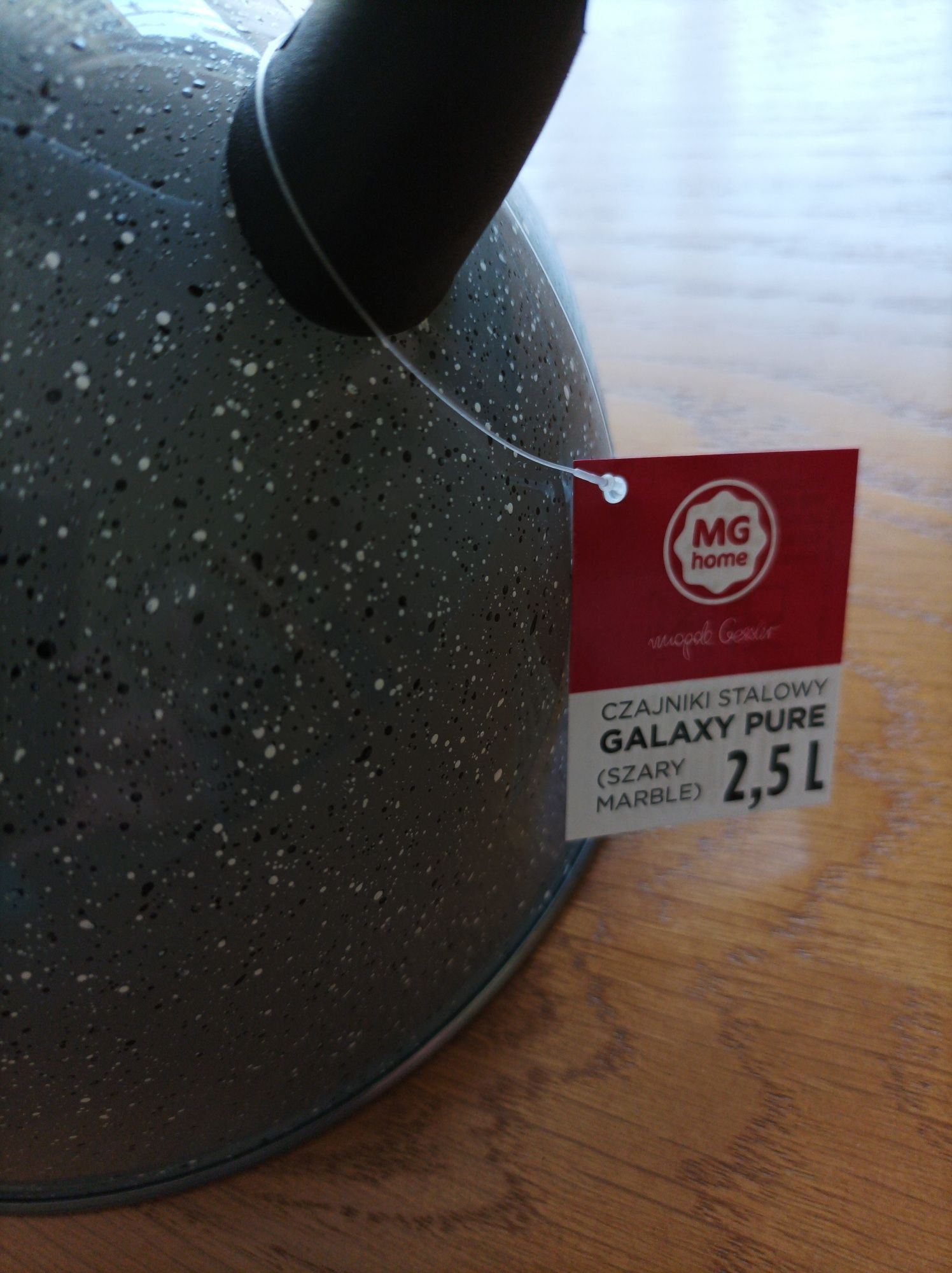 Czajnik stalowy o pojemności 2.5 l