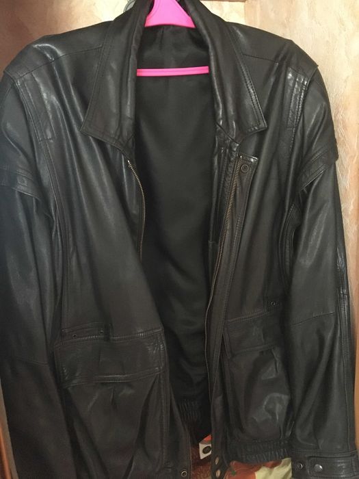 шкіряніий  одяг  ( куртки  плащ   взуття  )