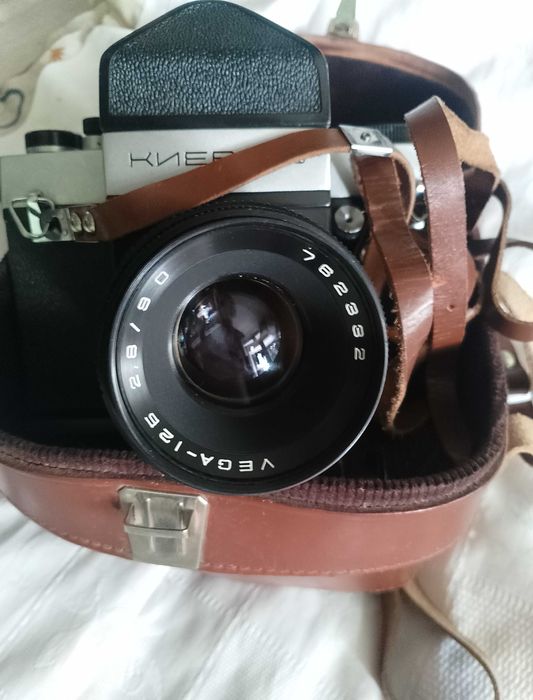 Советский объектив Вега 12Б с фотоаппаратом Киев 6С