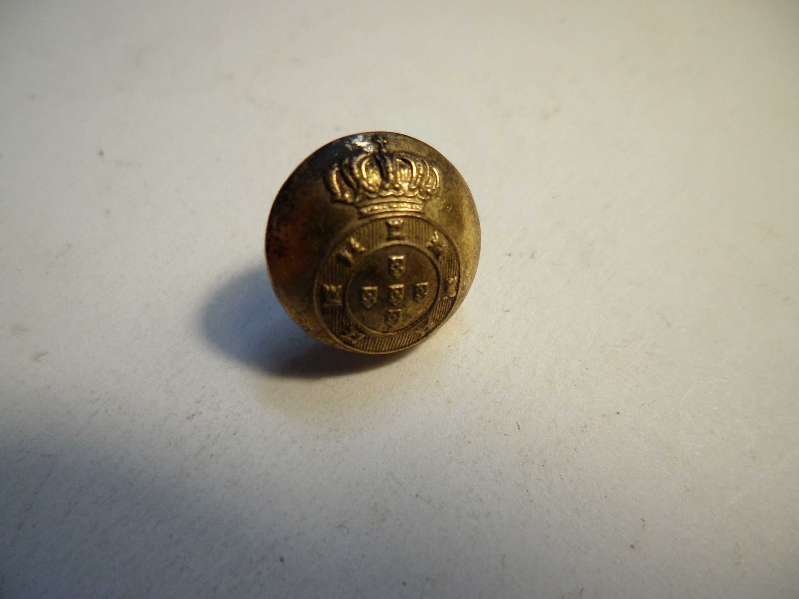 Botão antigo  (Monarquia Portuguesa)