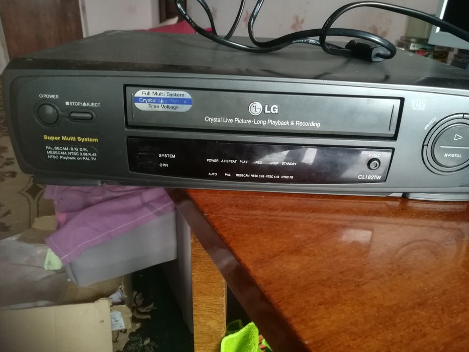 Видеомагнитофон LG и двд продам