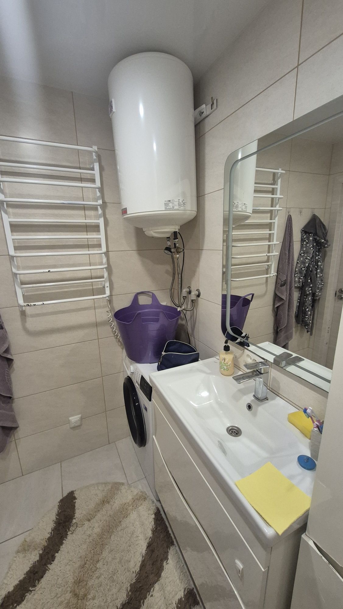 Продам квартиру з ремонтом,р-н Військове містечко