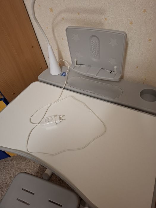 Дитяча регульована парта зі стільцем з ящиком та підставкою для книг