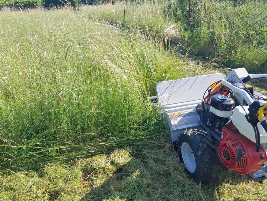 Koszenie trawy ogrodów działek nieużytków