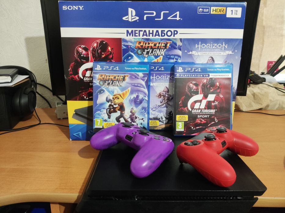 Playstation 4 slim 1tb.