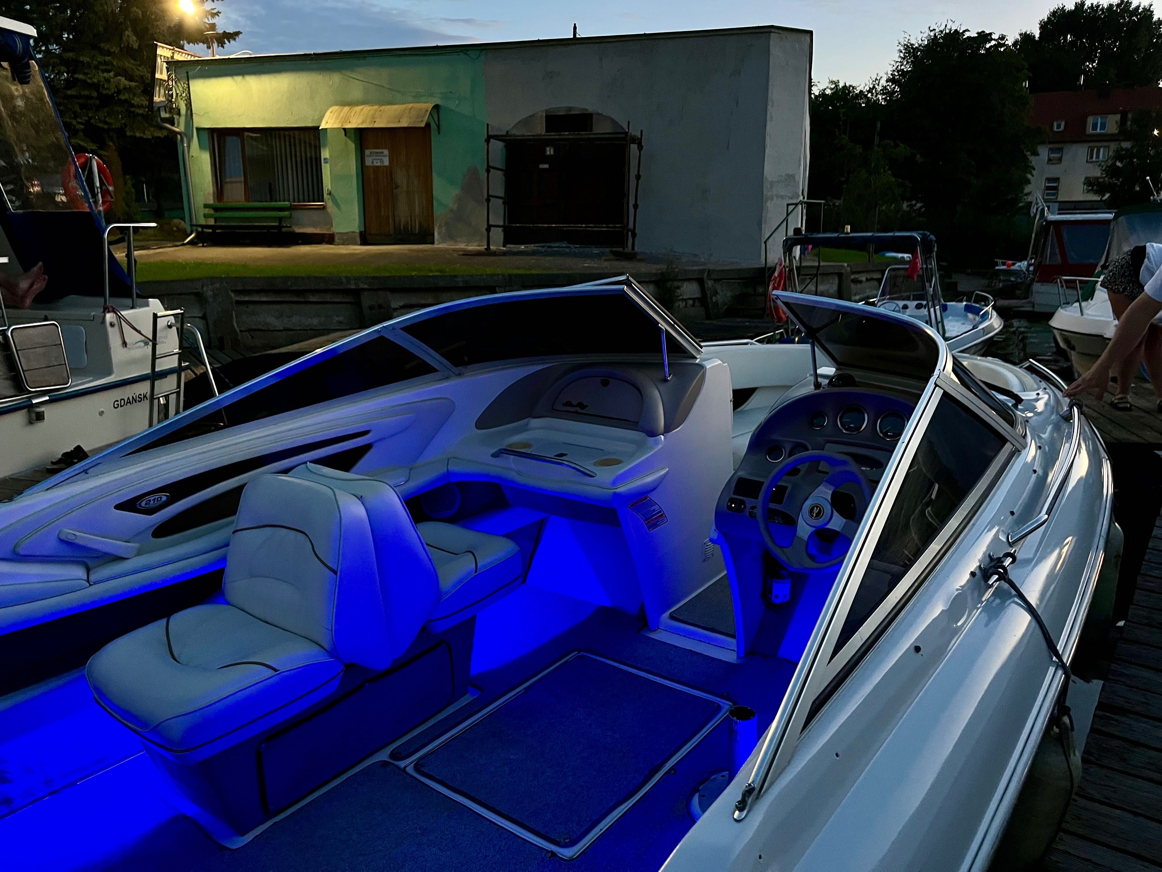 Łódź motorowa SEA RAY 210 Bowrider z silnikiem Honda 225