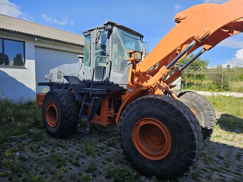 Ładowarka kołowa  hitachi zw 220  cenna netto  2013 rok. Zamiana