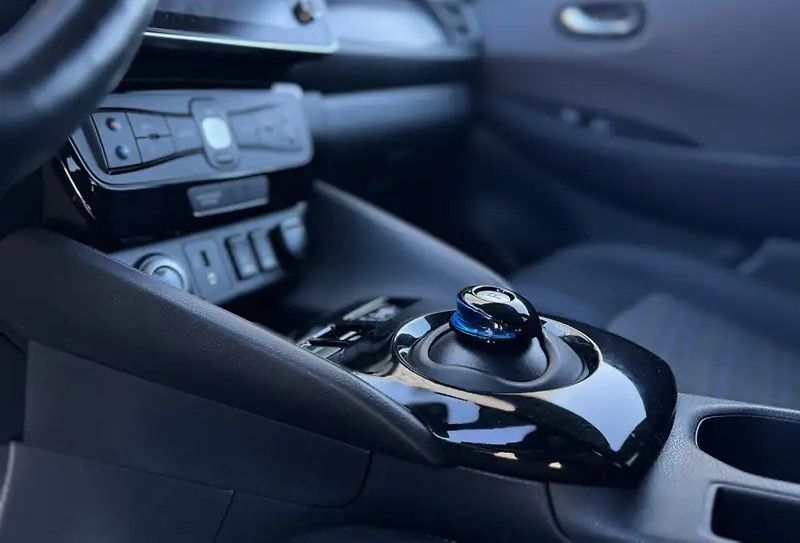 Продам nissan leaf N-Connecta