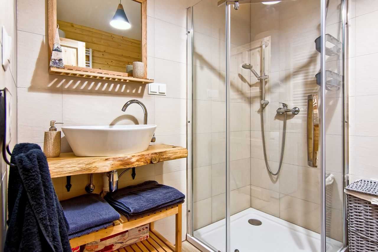 Domek w górach z jacuzzi na Wyłączność Beskid  plac zabaw