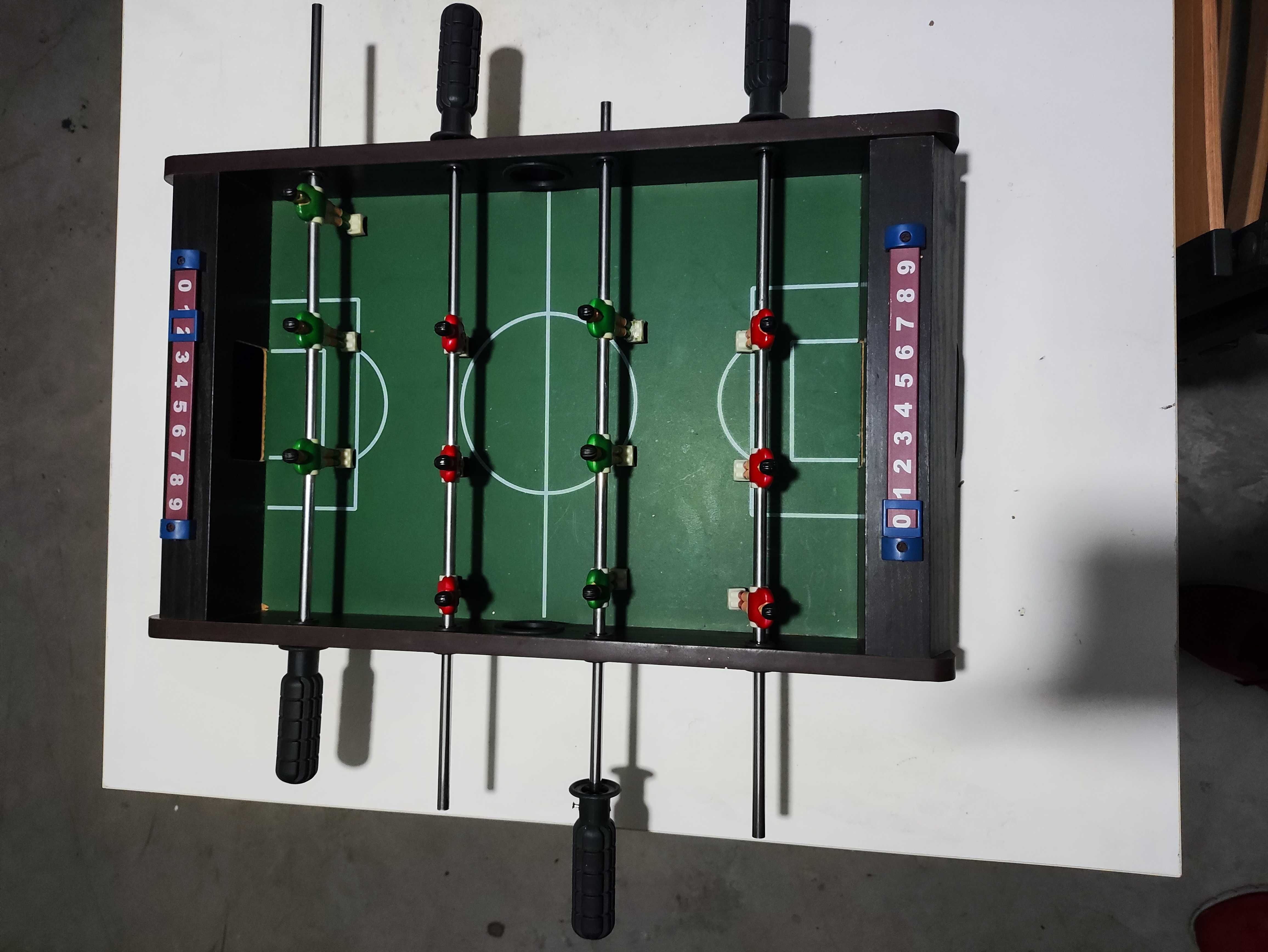 Mesa de matraquilhos / matrecos para criança