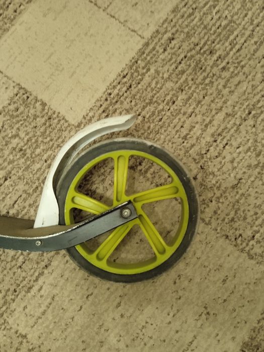 Самокат детский на запчасти или под восстановление.