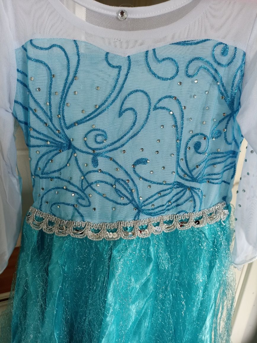 Sukienka Elzy z Krainy lodu