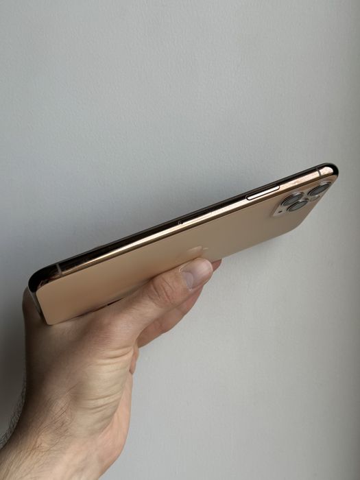 iPhone 11 Pro Max 256 Gb Gold Neverlock АКБ 89% Отличное состояние