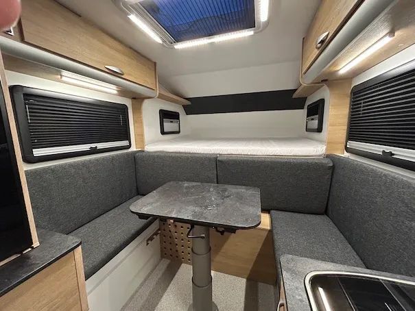 Globe 230  Kabina kamper na pickupa. Globe 230, Najlepsza cena na rynku. Nowa