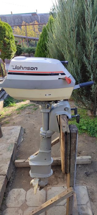 Лодочний мотор двигун Johnson Evinrude 4