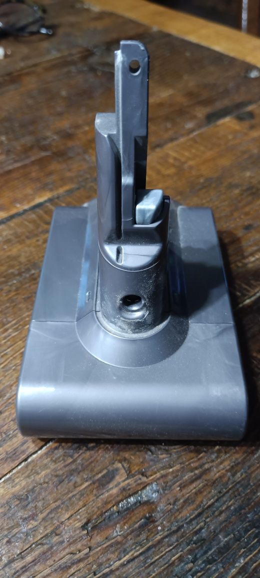 Dyson v7 akumulator wyładowany