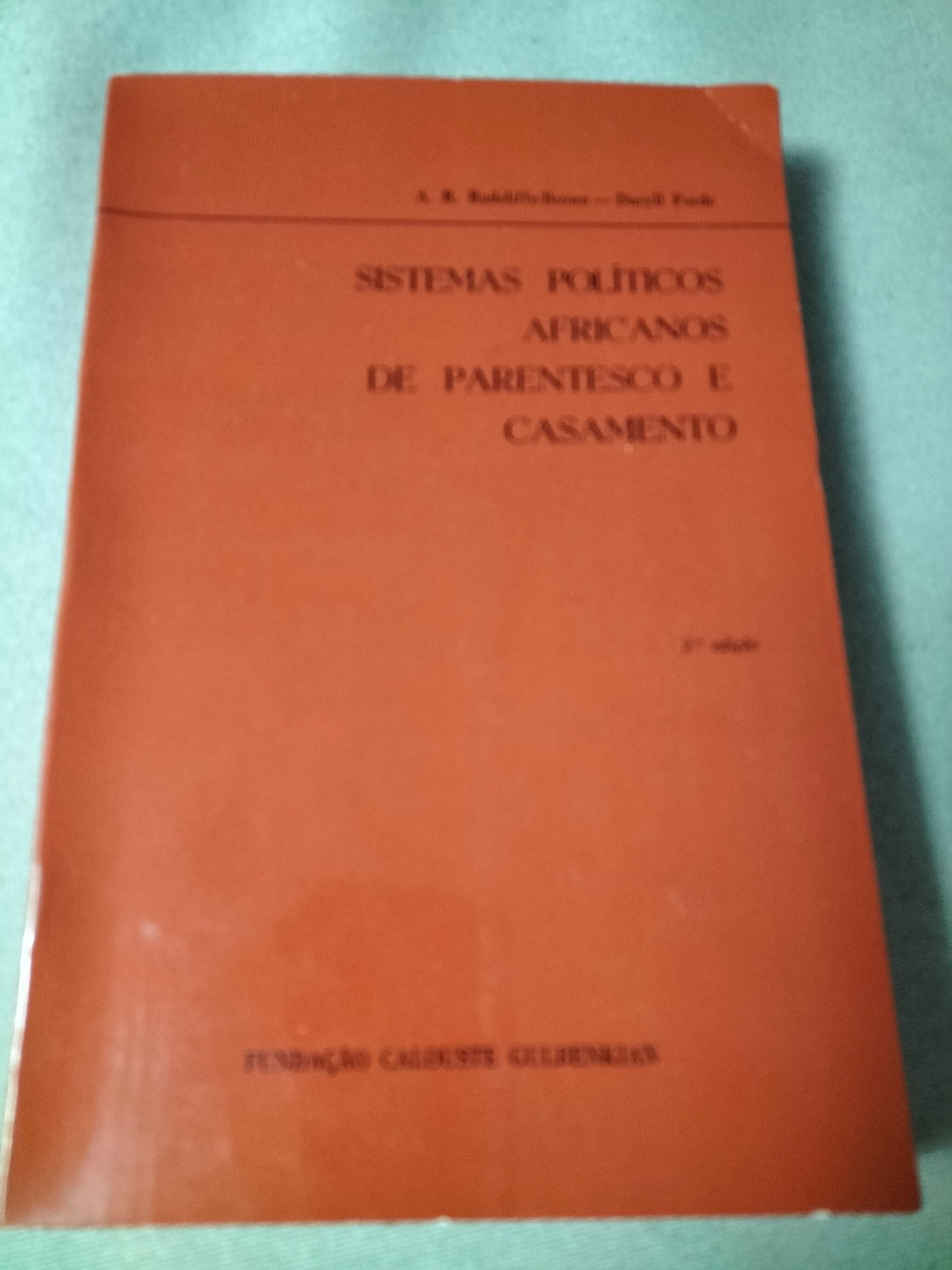 Sistemas políticos africanos de parentesco e casamento