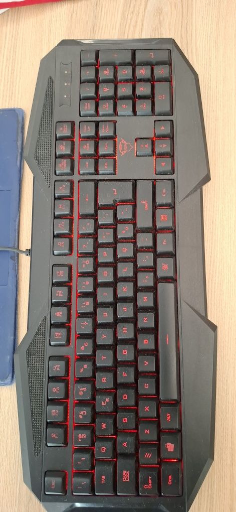 Teclado Trust Gaming Keyboard