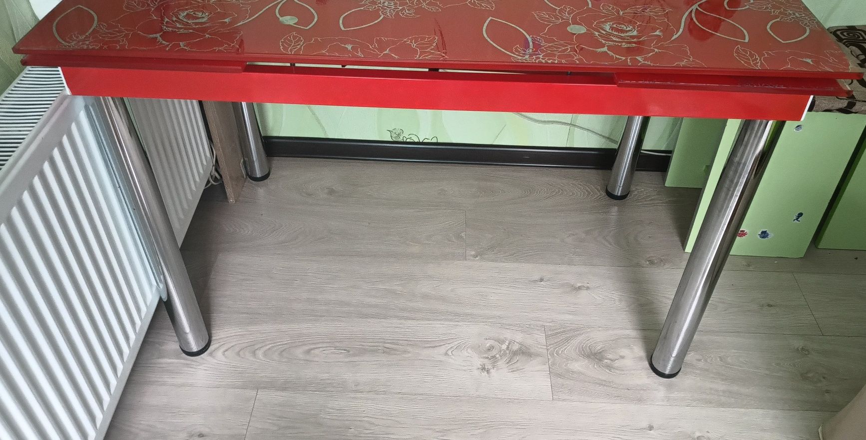 Кухонный  стол  продается