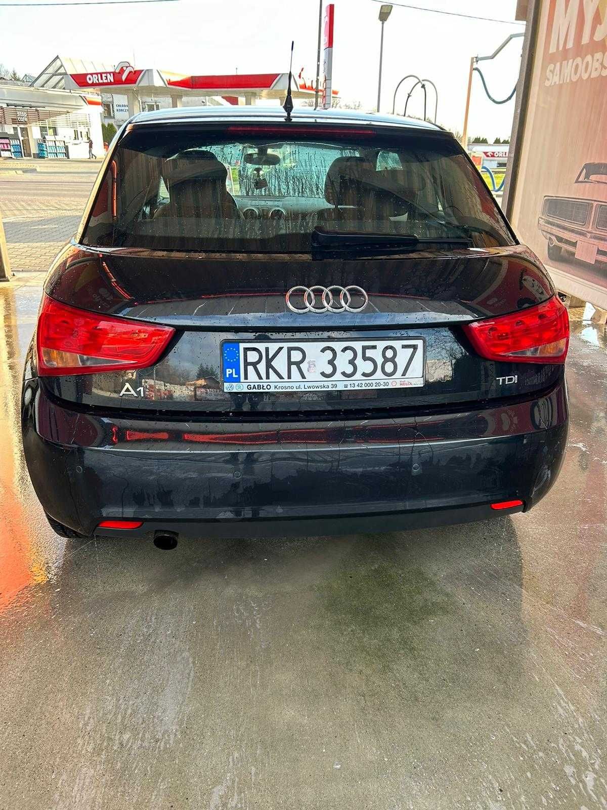 Audi A1 1.6 Tdi 90 KM Czarne