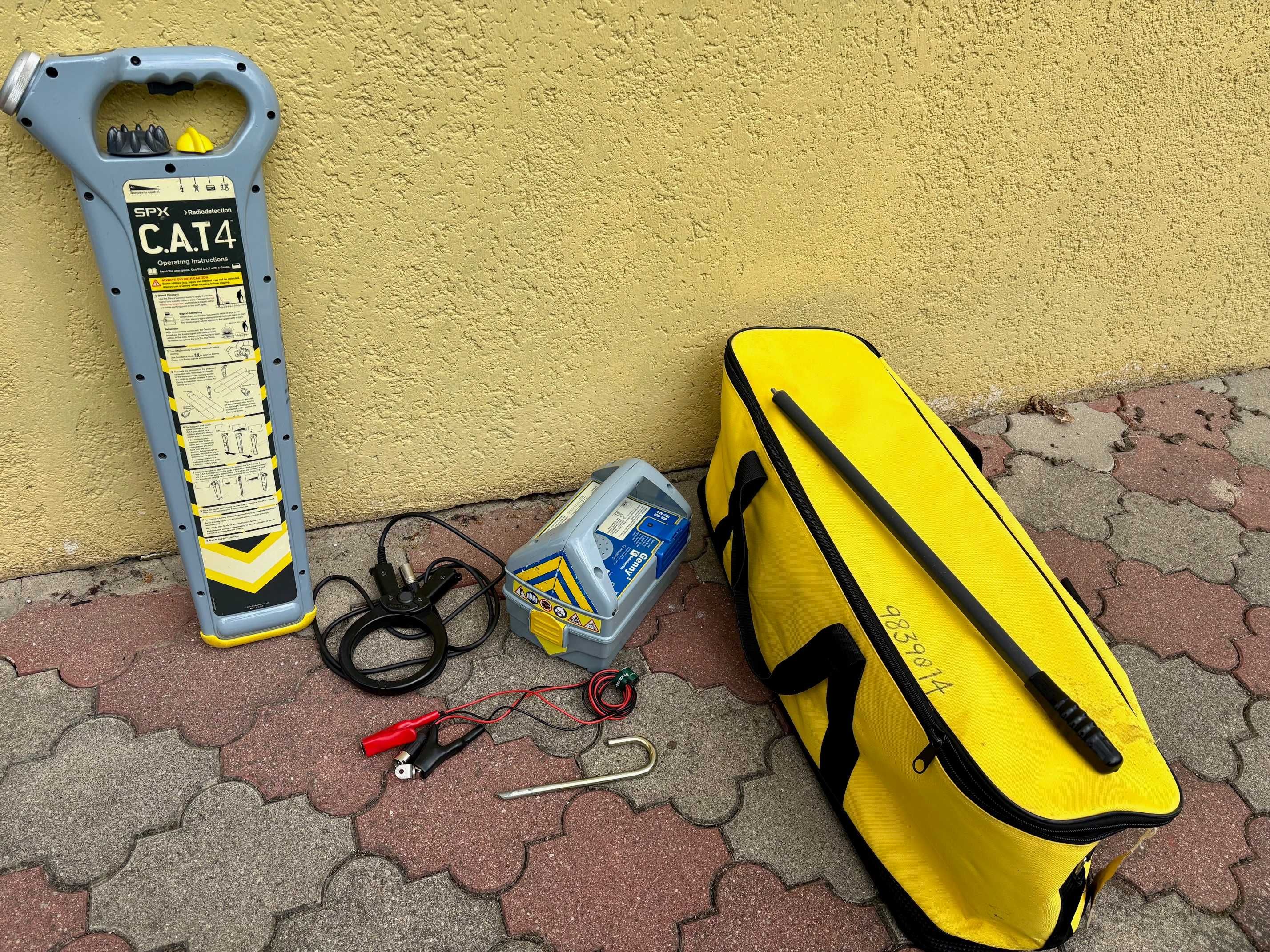 Radiodetektor wykrywacz kabli instalacji eCAT4+ GENNY Pomiar głębokośc