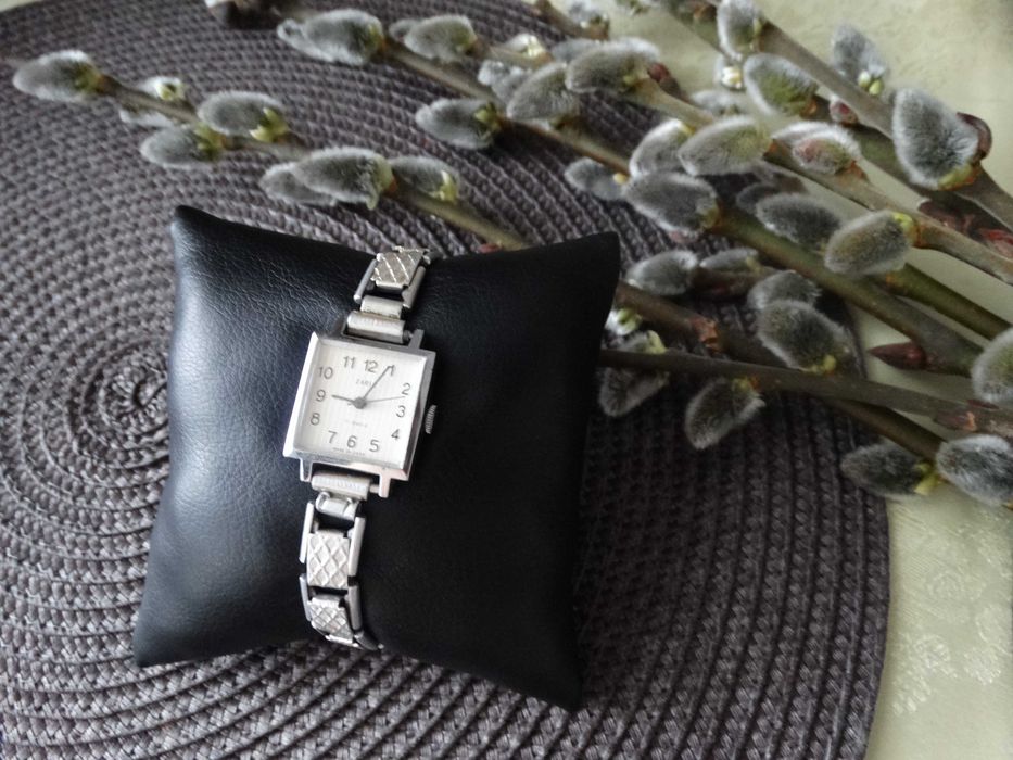 zegarek zaria damski mechaniczny nakręcany z bransoletką prl