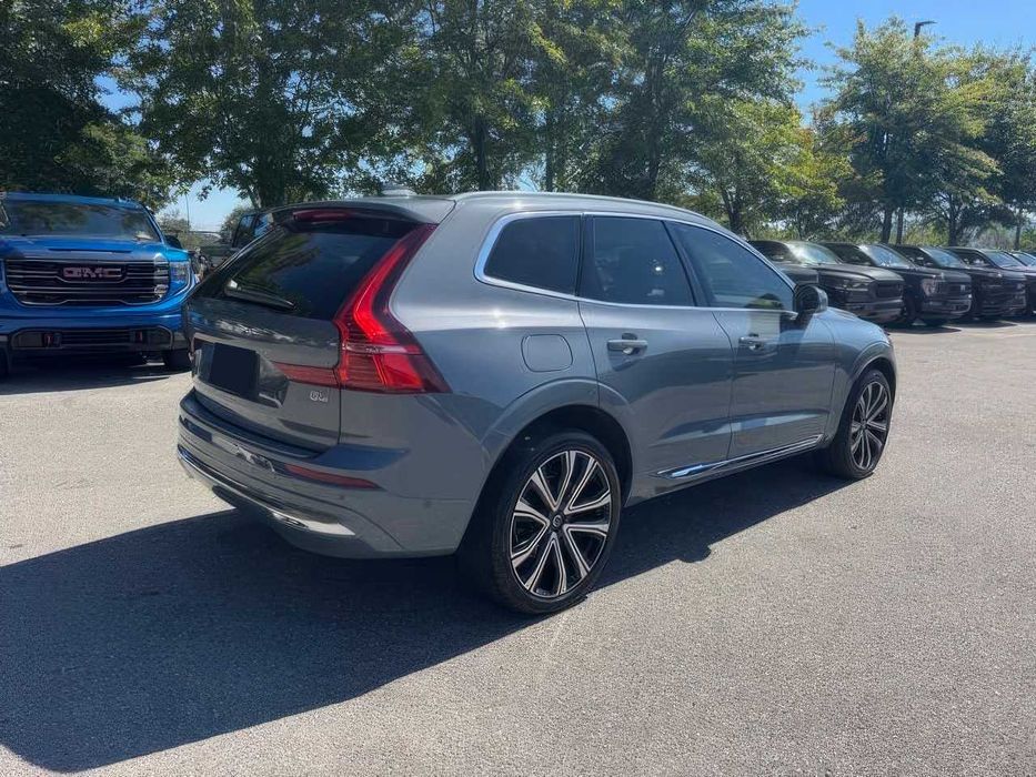 Volvo XC60 B5      2023