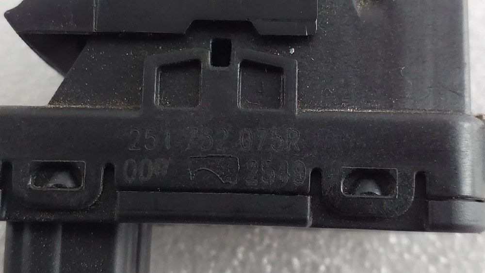 Botão / interruptor travão de parque RENAULT Zoe (BFM_)