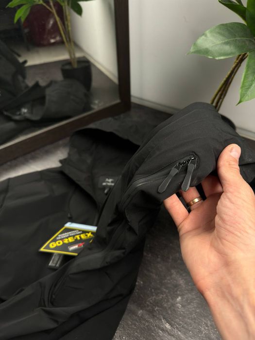 Вітровка Arcteryx Gore-tex