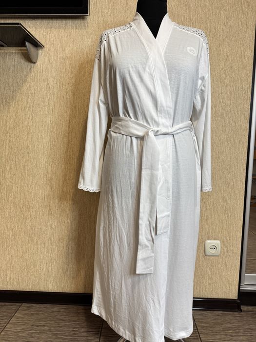 Ніжний халат з жіночною вишивкою з бавовни marks & spencer