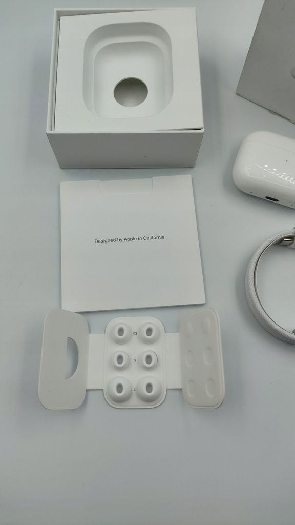 Słuchawki bezprzewodowe dokanałowe Apple AirPods pro 2. generacji ma